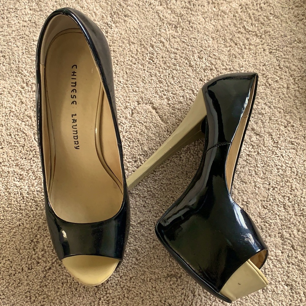 Chinese Laundry platform heels size 8